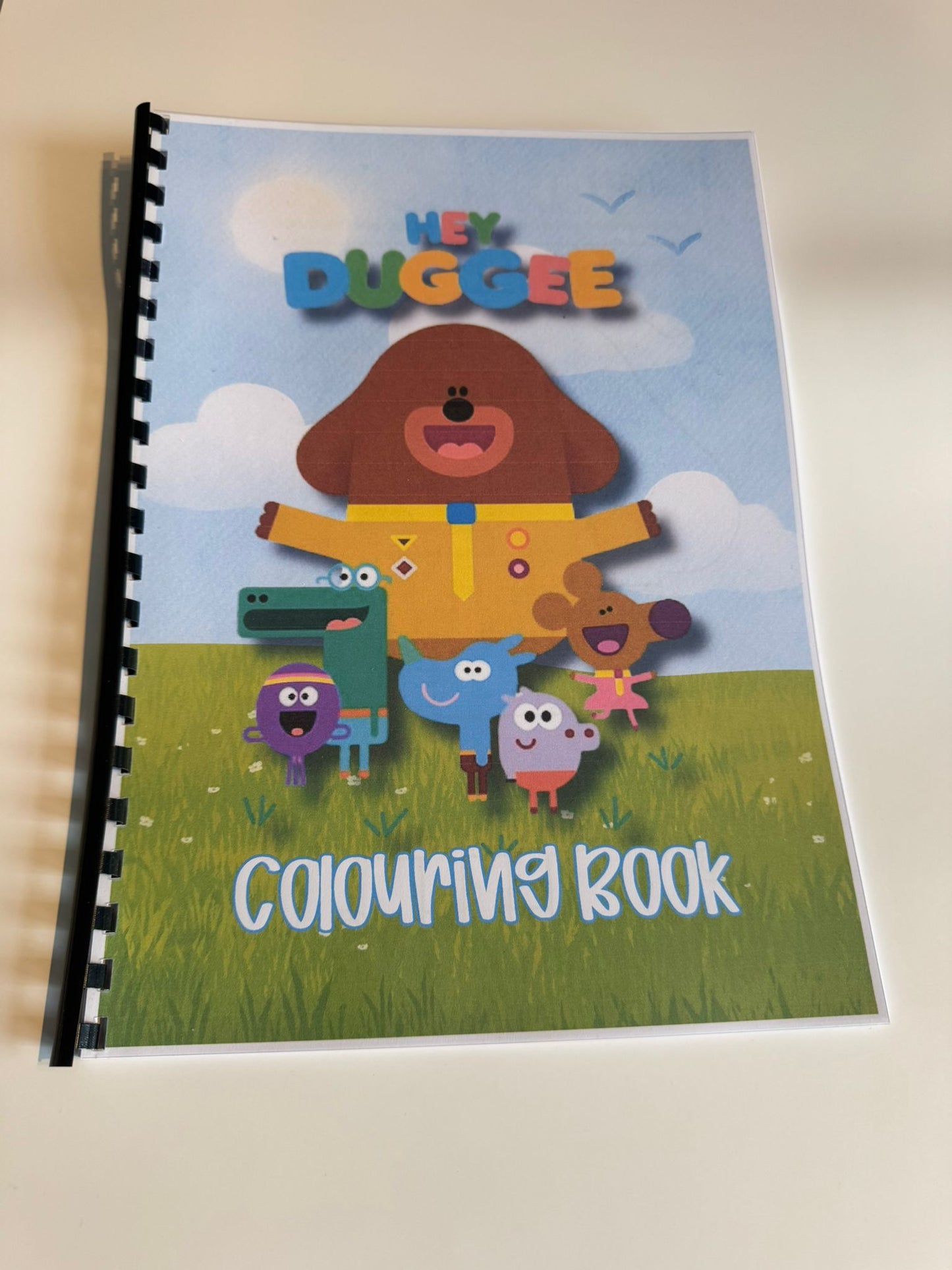Hey Duggee Colouring Book